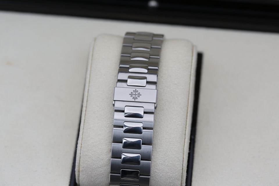 Patek Philippe Nautilus 5726/1A-010 Image 3